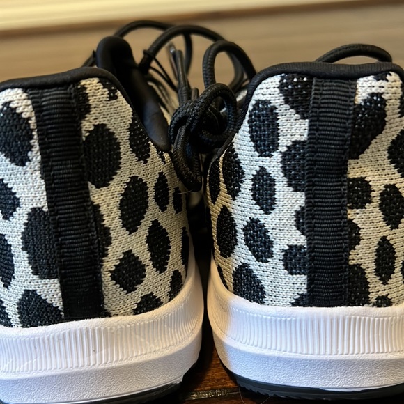 Athletic works memory foam tennis shoes - Picture 2 of 6